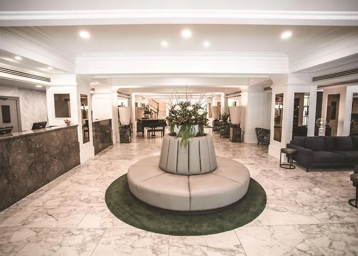 Savoy On Little Collins MelbourneSpa Hotel